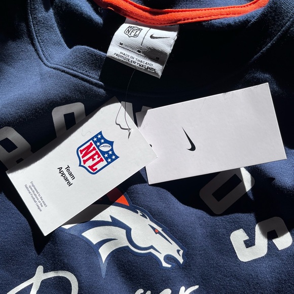 DENVER BRONCOS NIKE NWT NFL Crewneck Sweatshirt. Football Pullover. Women’s Sz M - Picture 7 of 10